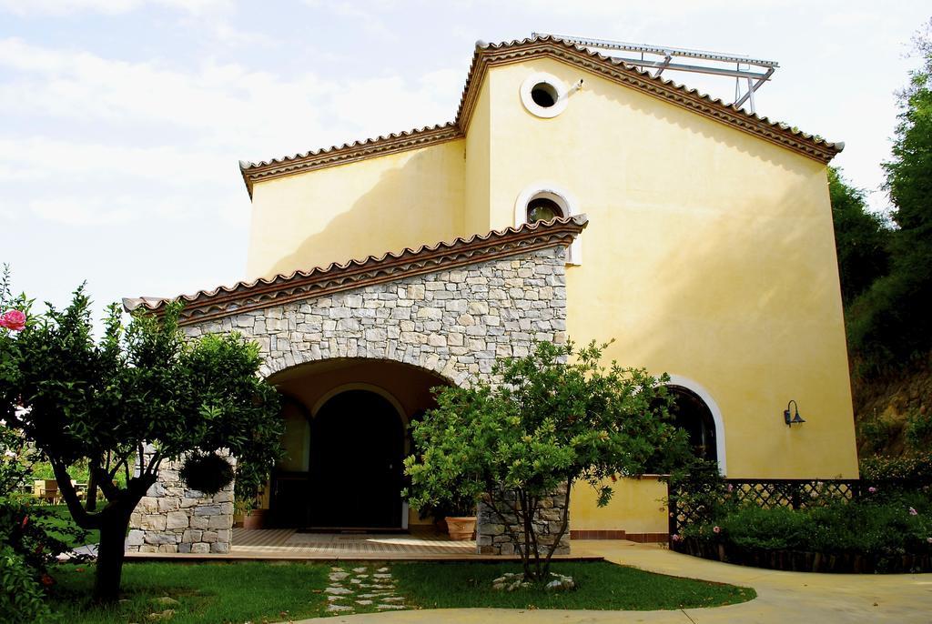 Agriturismo L'Arca Di Anna Brambilla เบลเวเดเร มาริตตีโม ภายนอก รูปภาพ