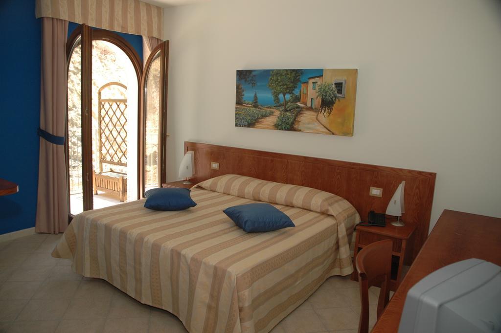 Agriturismo L'Arca Di Anna Brambilla เบลเวเดเร มาริตตีโม ห้อง รูปภาพ
